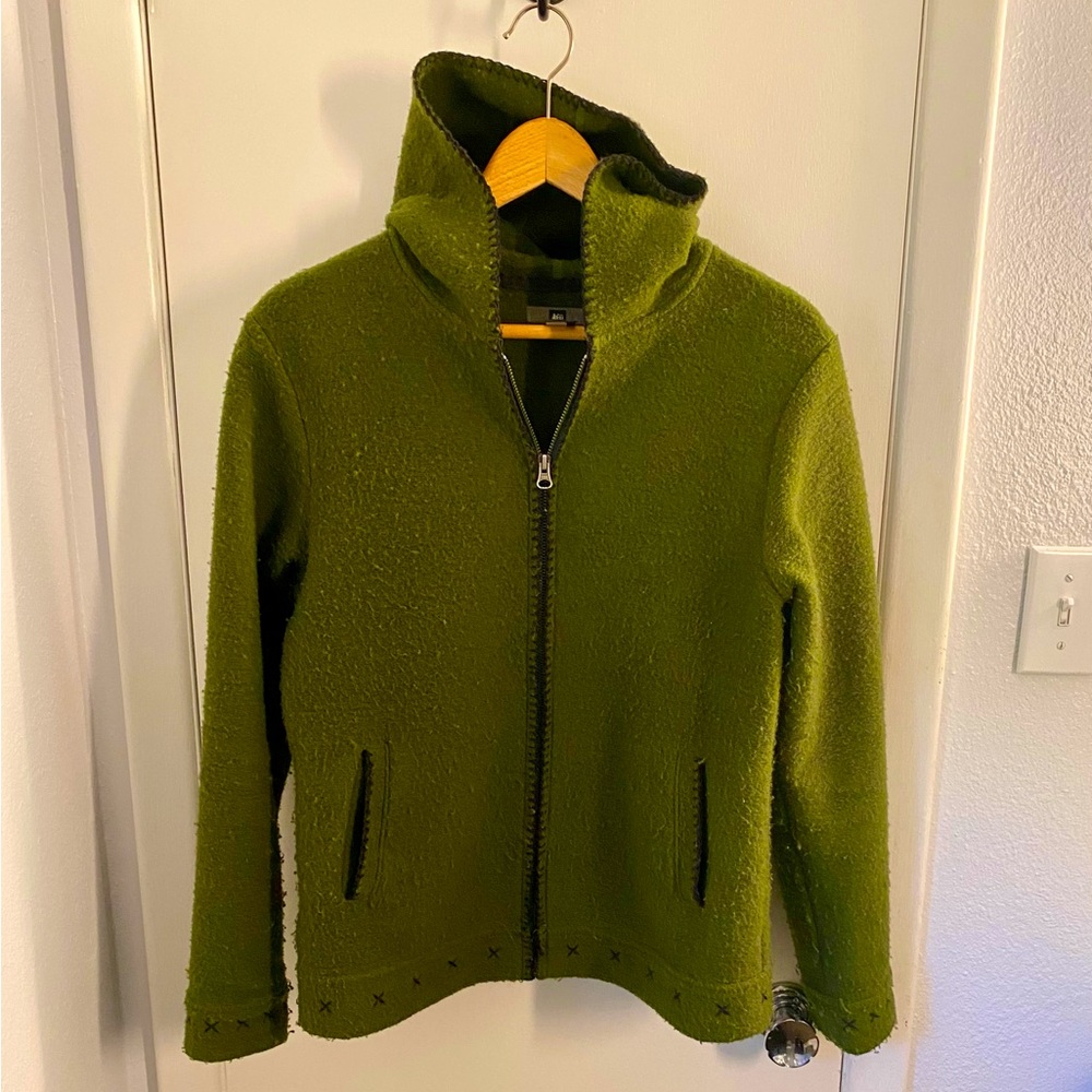 REI fall/winter hoodie jacket (M)